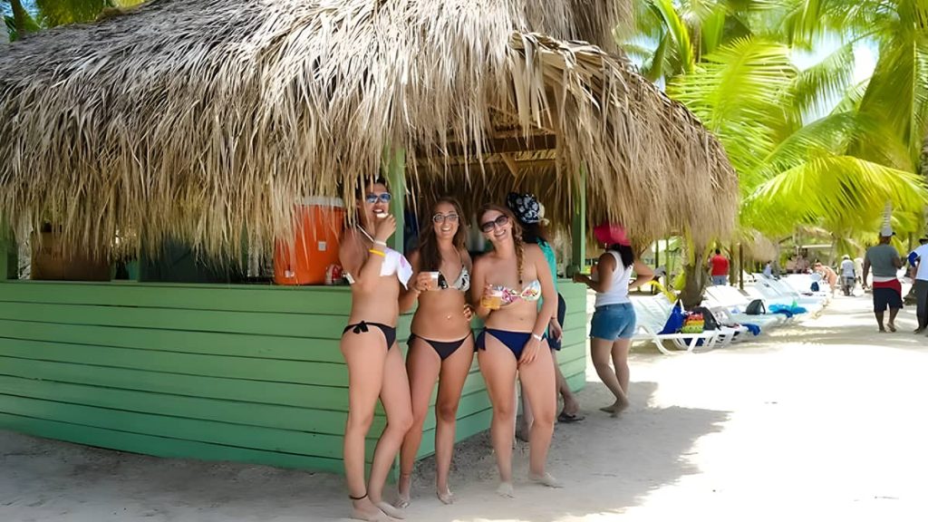 Brindis playero - Isla Saona Tour Clásico