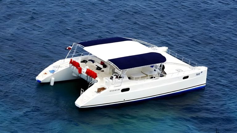 Catamarán Motorizado de 20 metros